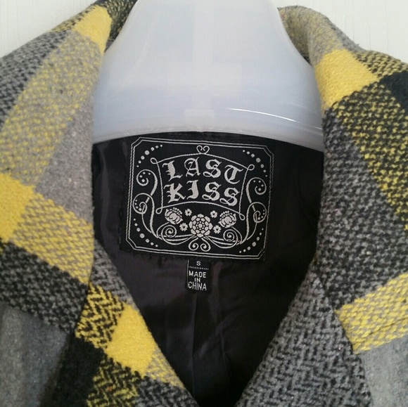 Adorable plaid bell-sleeved coat - Picture 5 of 6